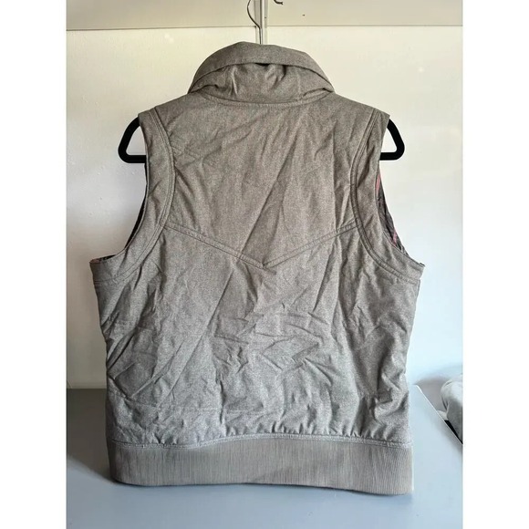 Reversible Plaid Vest Gray Sleeveless Puffer Jacket Quilted Outerwear Layering - Picture 4 of 13